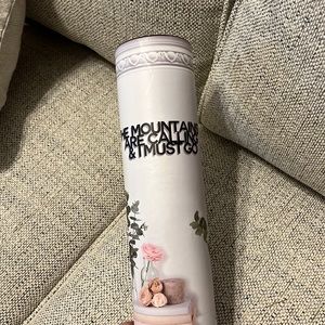 Wall decor “The mountains are calling and I must go”